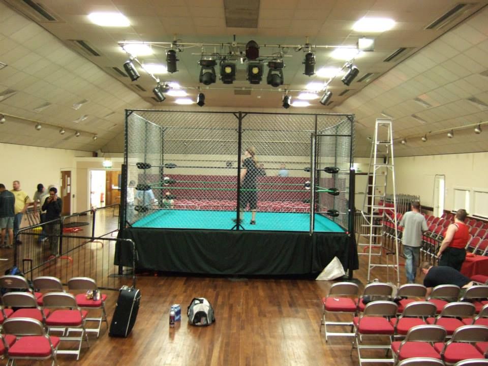 Wrestling Ring Cage – Mesh & Classic WWF Style.